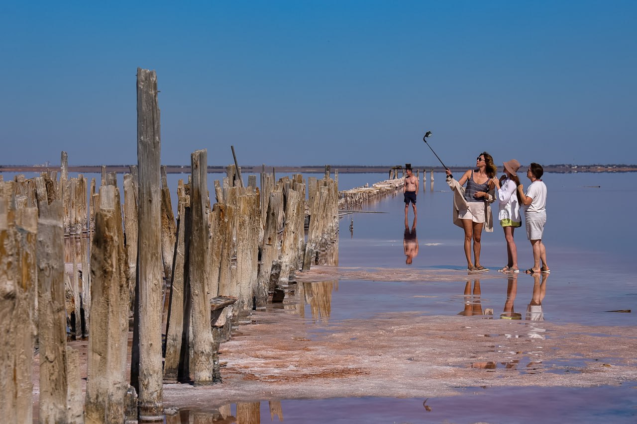 Звёздный сезон: какие места в Крыму выбирают для отдыха актёры, музыканты и другие известные люди