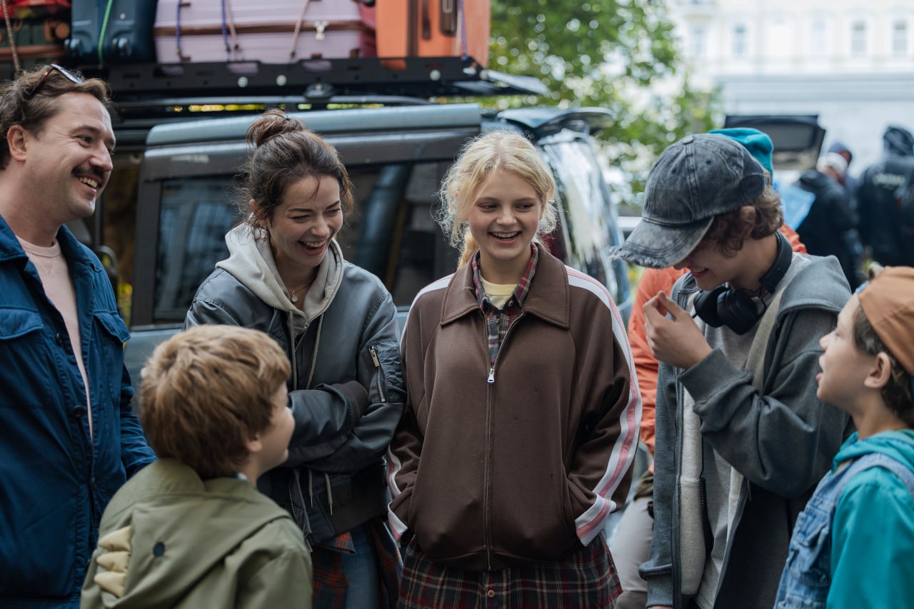 Из московской квартиры — к морю: в Крыму начались съёмки сериала «Большая семейка»