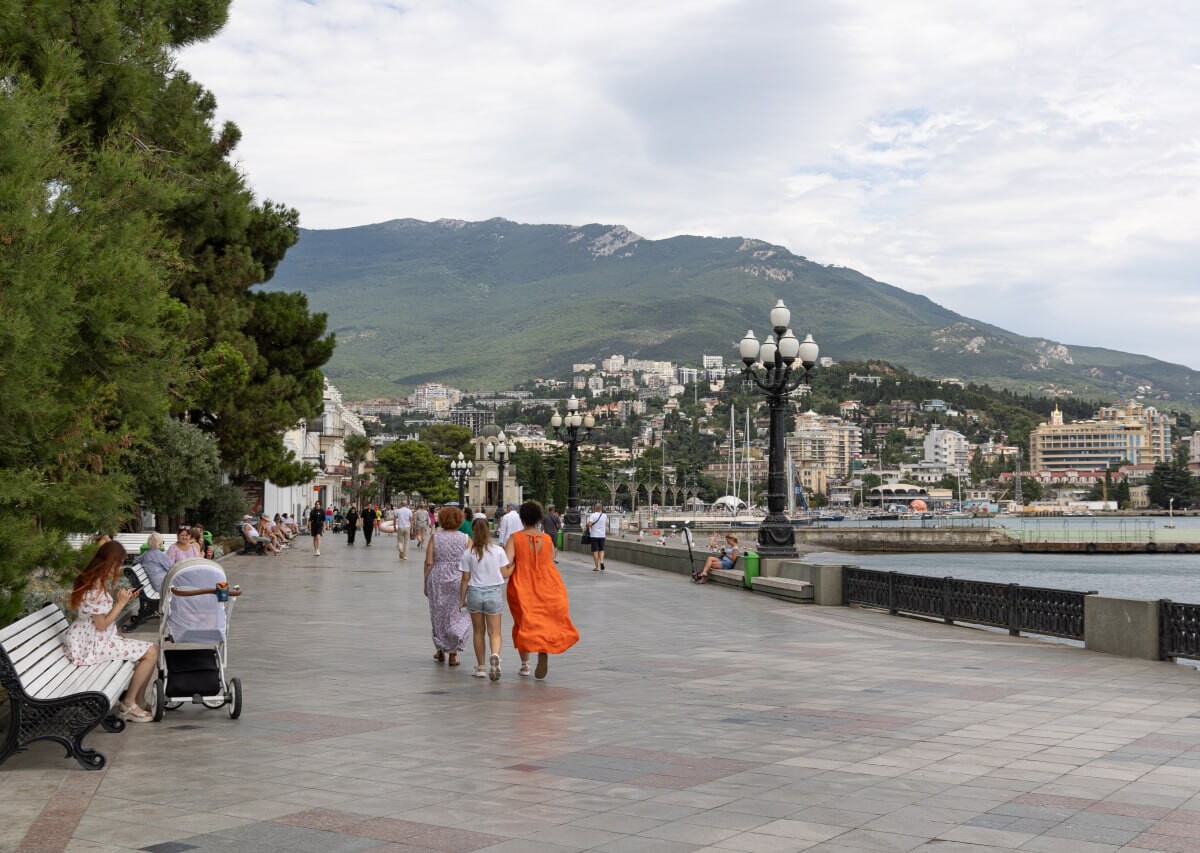 Ялта, Алушта и Феодосия вошли в ТОП-10 популярных направлений для осеннего отдыха