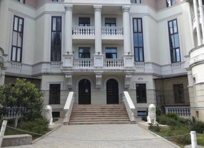 Zelenskiy declared his flat at the reduced value