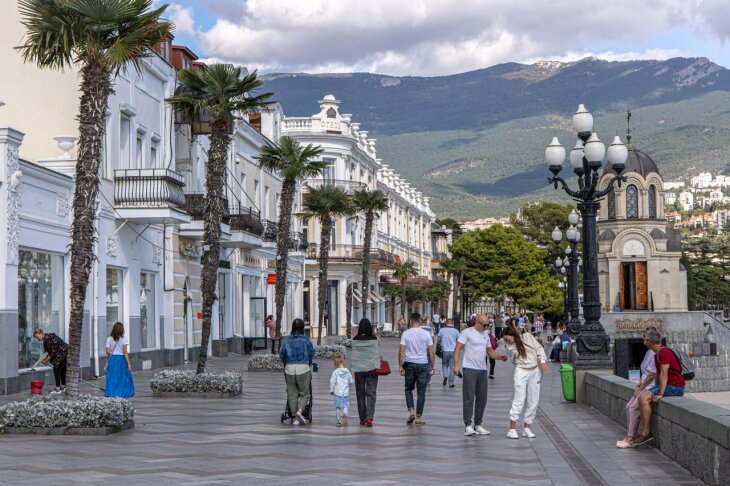 Beaches, hiking trails and transportation: how Crimea prepares for the resort season