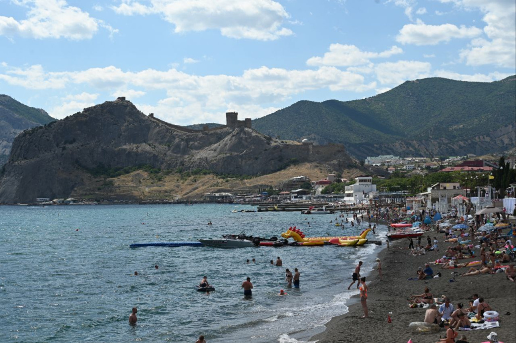 Сколько стоит летний отдых в Крыму и что изменится на пляжах в новом сезоне