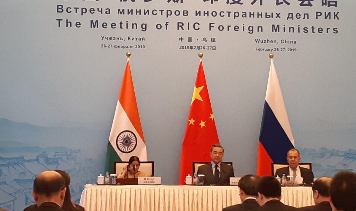 По всем наиболее важным и принципиальным вопросам подходы России, Индии и Китая совпадают, - Лавров