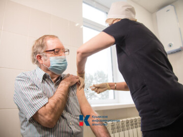 Citizen of USA received the Russian coronavirus vaccine in Crimea