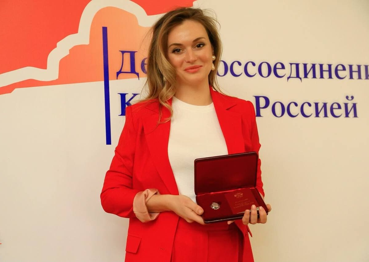 Head Editor of “The Crimean Newspaper” and “The Crimean magazine” was awarded the title “Merited Journalist of the Russian Federation”