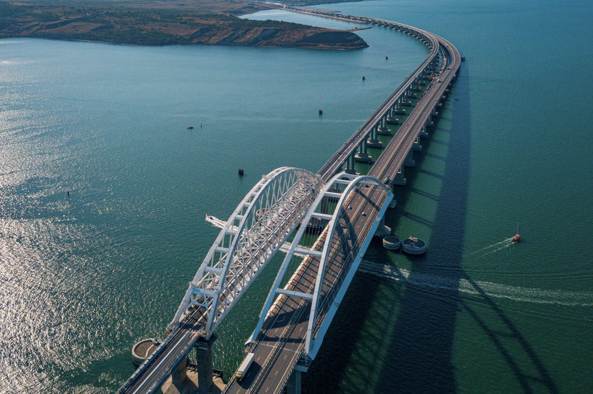 Движение на Крымском мосту могут временно ограничить