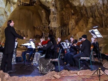 Классика в Мраморной пещере, спектакль «Кармен» и пейзажи на гобеленах: афиша на 28 мая – 3 июня