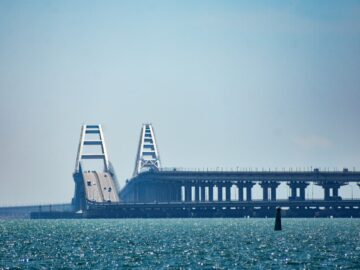 Очередной рекорд: за сутки по Крымскому мосту проехали почти 39 тыс автомобилей
