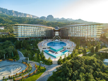 Отель Mriya Resort & SPA взял три номинации в премии HR Brand Crimea 2022