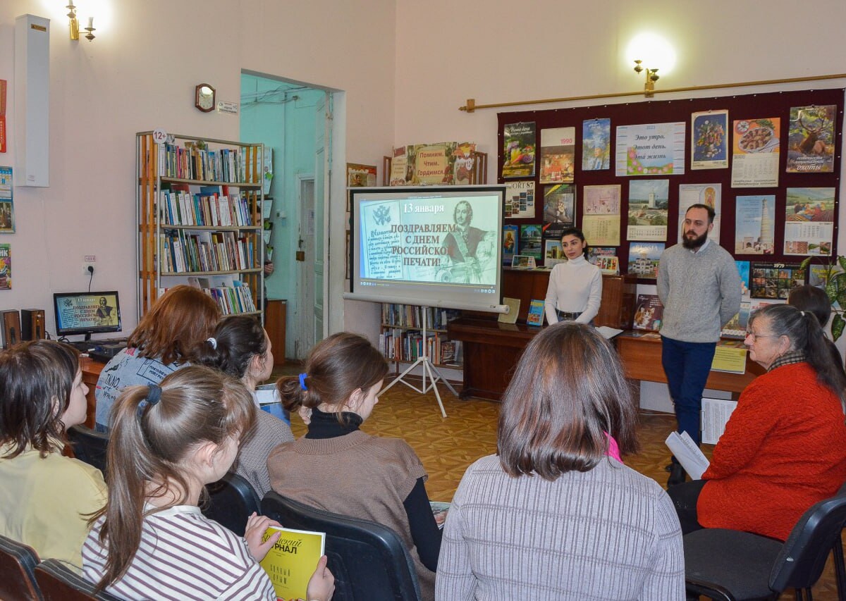 Шеф-редактор «Крымского журнала» выступила перед учениками Мазанской школы
