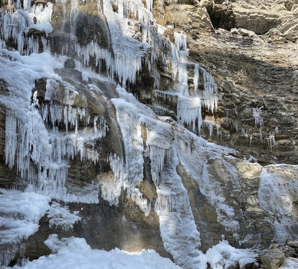 В Крыму замёрз самый высокий водопад 