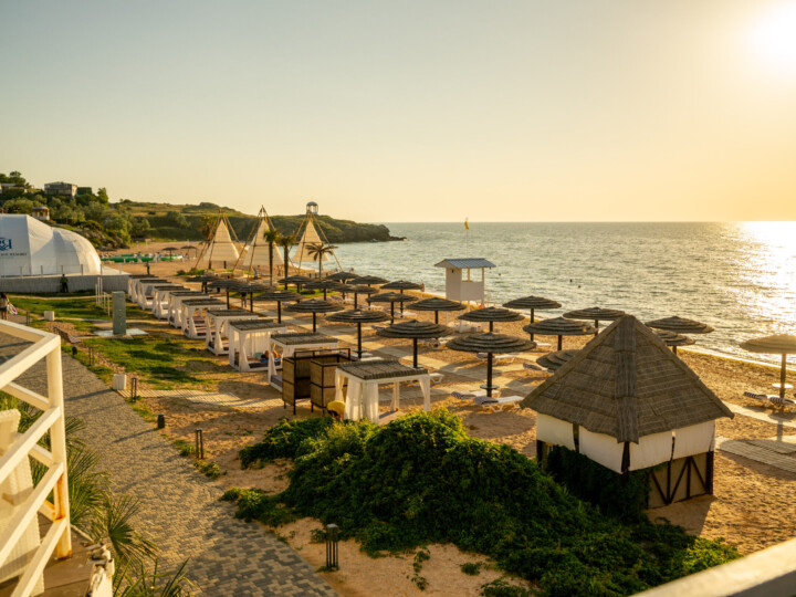 Хорошее предложение на пляжное настроение: в Крыму стартовал высокий сезон