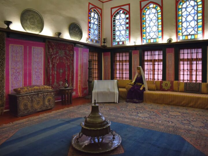 Дворец правителя, средоточие жизни: что общего у Ханского дворца и резиденции Топкапы