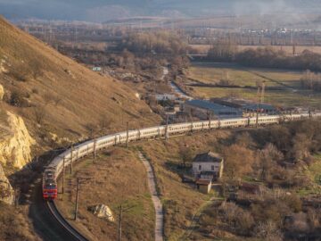 На новогодние праздники в Крым увеличат количество рейсов поезда Симферополь-Москва
