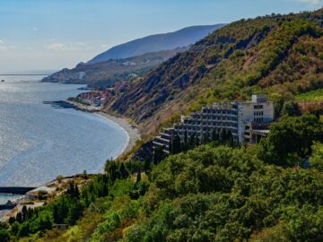Какие крымские города выбирают для бронирований на весну и лето