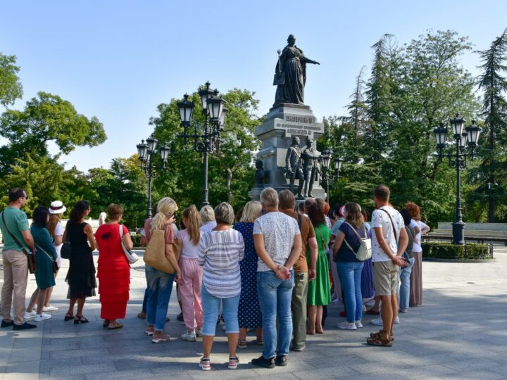 Жителей и гостей Симферополя приглашают на бесплатные экскурсии