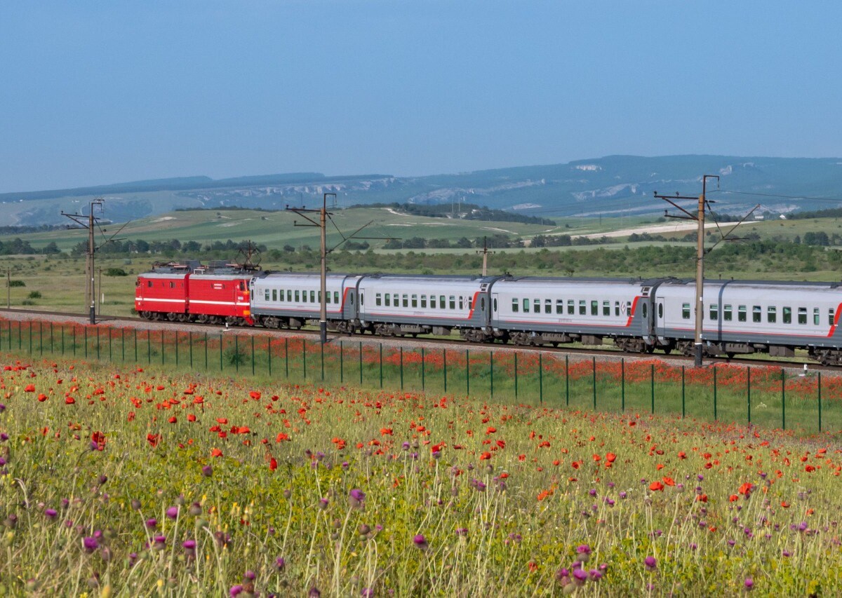 На отдых в Крым: из Санкт-Петербурга в Евпаторию будет курсировать ежедневный поезд